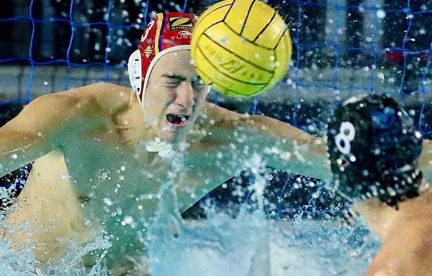 Una imagen del partido disputado en la piscina del Atl&egrave;tic Barceloneta