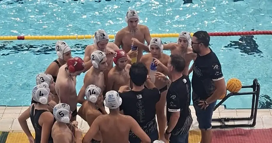 Peter Kubicsko y sus jugadores, durante el Nacional Infantil de Sabadell