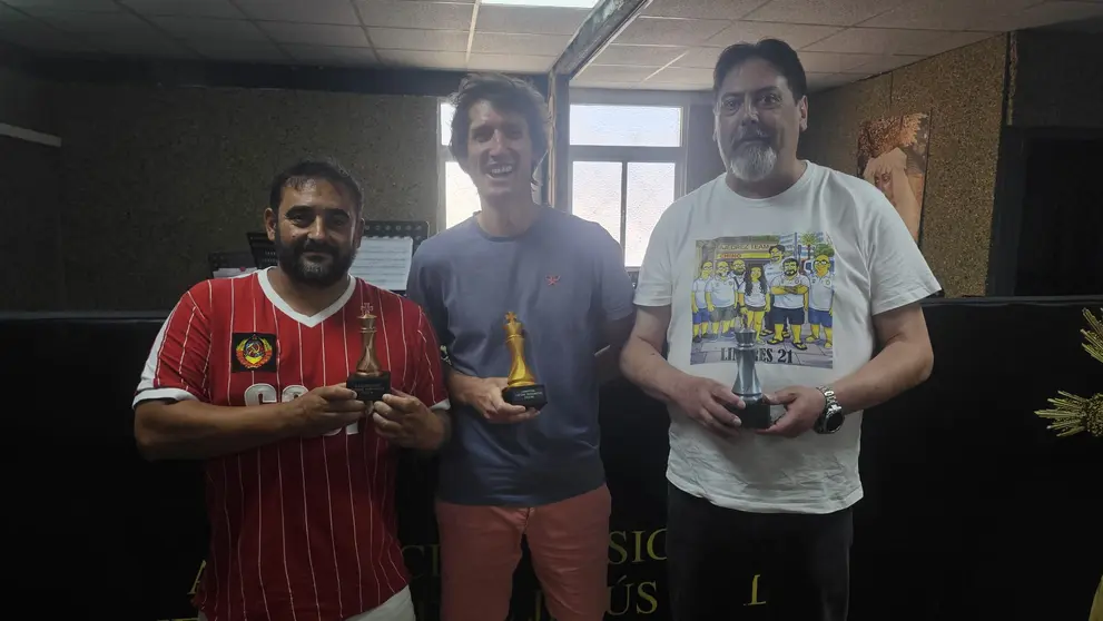 Los tres primeros clasificados del torneo 'Jaque al Verano'