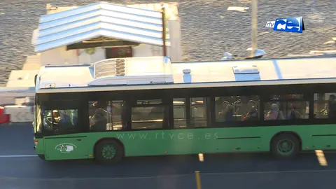 APEDREAMIENTO AUTOBUS