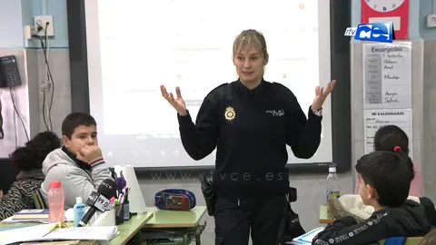 Charla Colegio Policia