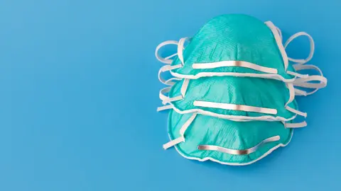 medical-face-masks-SSUNHLB