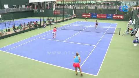 Partido tenis de dobles