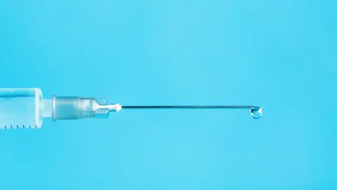 injection_syringe_covid_19_coronavirus_vaccination jeringuilla