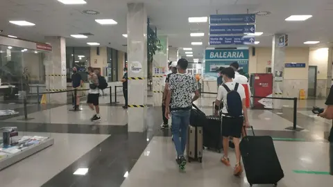 Menores de la Esperanza a la peninsula