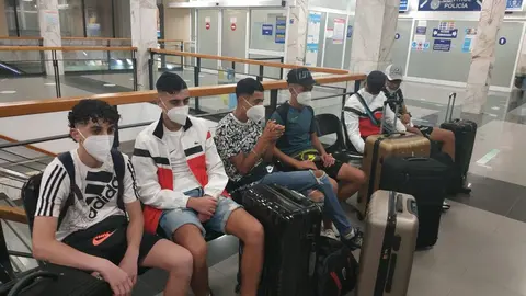 Menores de la Esperanza a la peninsula