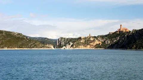 pantano oscense de El Grado.
