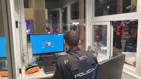 CONTROL POLICIA FRONTERA