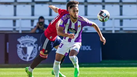 Anuar, en un partido con el Real Valladolid