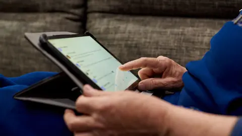 TECNOLOGIA PERSONAS MAYORES