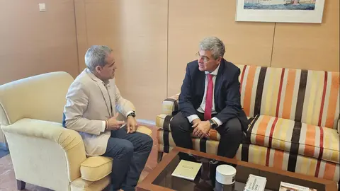 Delegado del Gobierno reunido con Subdelegado de Cádiz