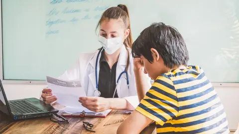 young-pretty-future-doctor-on-classes-learning-how-2022-12-16-03-11-52-utc (1)