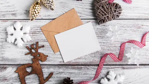 christmas-card-and-decorations-2022-04-07-13-15-19-utc (1)