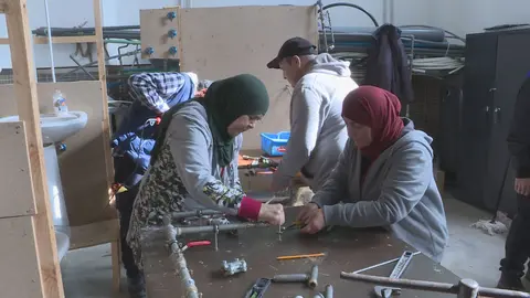 ELECTRICISTA
MUJERES TRABAJANDO
ELECTRICIDAD