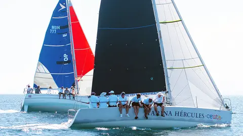 Sergio Llorca y la tripulación del 'Marina Hércules'