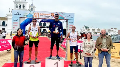 Bily, este sábado, en lo más alto del podio en Doñana
