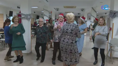 MAYORES BAILANDO CENTRO SOCIAL DEL MAYOR POLIGONO