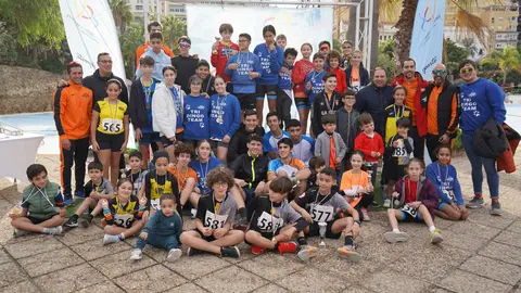 Foto de familia de los participantes en la prueba celebrada en el Parque del Mediterráneo