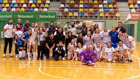 Los integrantes del Ceuta Femenino celebran una nueva victoria en el 'Guillermo Molina'