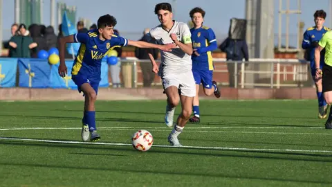 Un momento del partido disputado entre ceutíes y asturianos