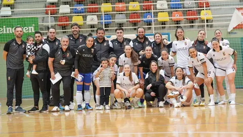 Los integrantes del Ceuta Femenino celebran la nueva victoria conseguida