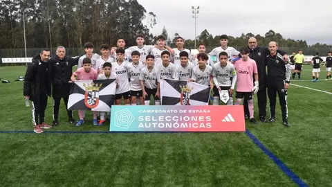Los infantiles de Ceuta, este domingo, antes de su último partido