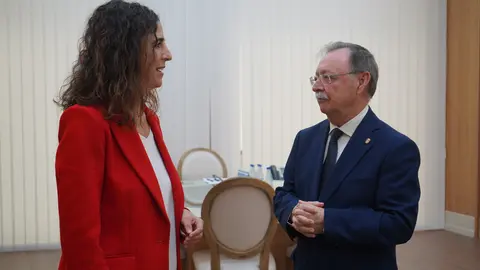 ESTHER TAPIAS Y VIVAS