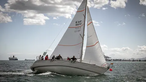 Imagen de una de las embarcaciones participantes en la tercera prueba del Interclubes del Estrecho