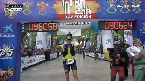 María Romero celebra su gran victoria tras cruzar la meta en Ronda