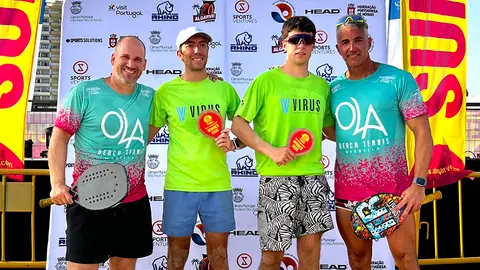 Catarecha (d), en la entrega de premios tras disputar la final