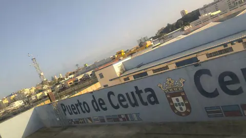 puerto ceuta letrero