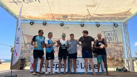 Juanjo Mateo -primero por la izquierda- ha sido tercero de la general en La Antilla