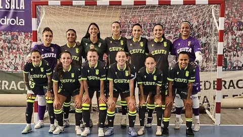 Formación del Ceuta Femenino en su primer amistoso de pretemporada