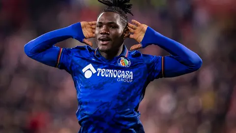 Crhistantus Uche celebra un gol con el Getafe