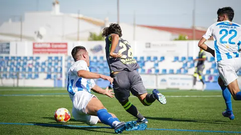 El Ceuta B se ha defendido con orden y se ha impuesto en el centro del campo tras el descanso
