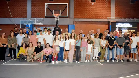 Foto de Familia de los participantes en la Gala del Baloncesto