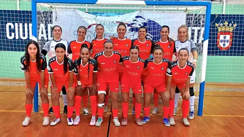 Formación del Camoens, antes de su duelo contra el Azuqueca