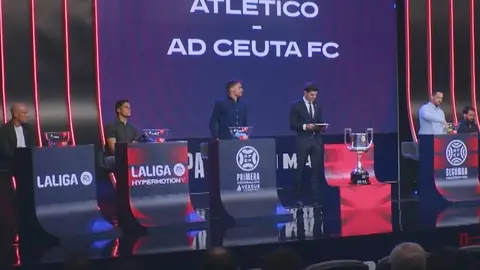 Un momento del sorteo celebrado este lunes en la Ciudad del Fútbol de Las Rozas