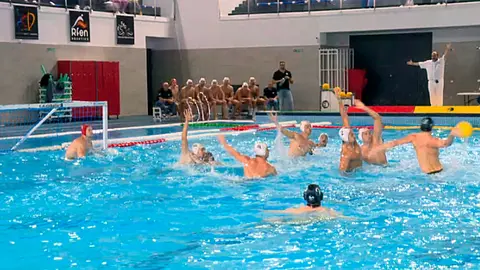 Un momento del encuentro disputado este sábado en la piscina 'Lorena Miranda'.