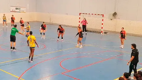 Un momento del partido disputado por el Estudiantes en Almería