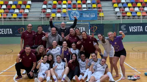 Las integrantes del Camoens celebran su gran victoria sobre el Legan&eacute;s