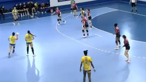 Una imagen del partido disputado este s&aacute;bado en el pabell&oacute;n La Libertad