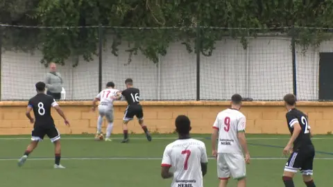 Una imagen del partido disputado este domingo en el Jos&eacute; Benoliel