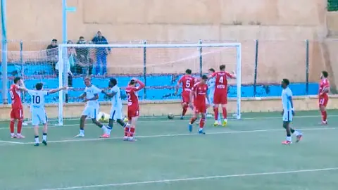 Momento del gol anotado por Michael Agbor para adelantar al Ceuta B
