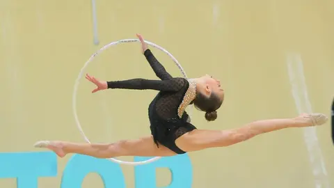 La gimnasta ceut&iacute; Sof&iacute;a R&iacute;os, en pleno ejercicio