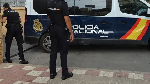 polic&iacute;a nacional 6
