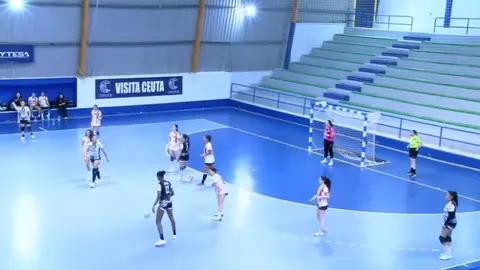 Imagen del partido disputado este s&aacute;bado por el Estudiantes en el pabell&oacute;n La Libertad-Ilias Buyema