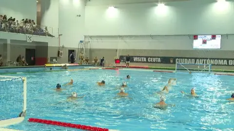 Una imagen del partido disputado este s&aacute;bado en la piscina 'Lorena Miranda'