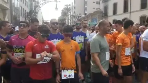 Momentos previos a la salida de la VI Vuelta al Hacho