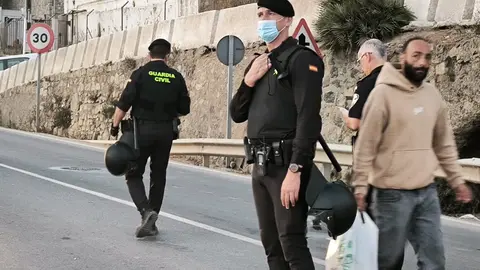 guardias civiles inmigrantes